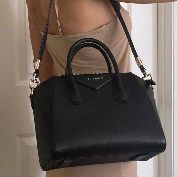 Givenchy Antigona Small Sugar Goatskin Bag - Picture 9 of 10